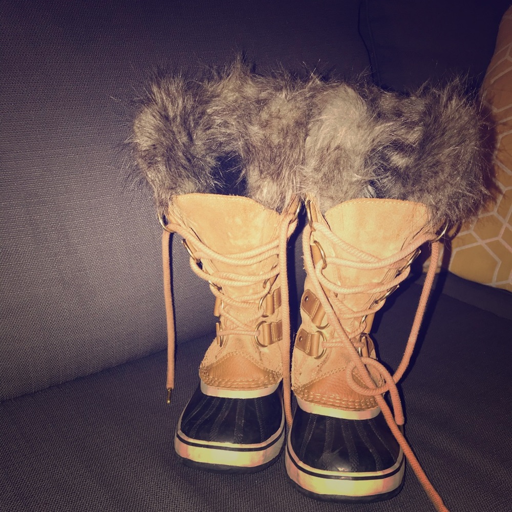 Joan of Artic Boots new